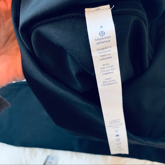 ♻️✌🏻sold✌🏻♻️ULULEMON speed tight capris - Picture 2 of 8